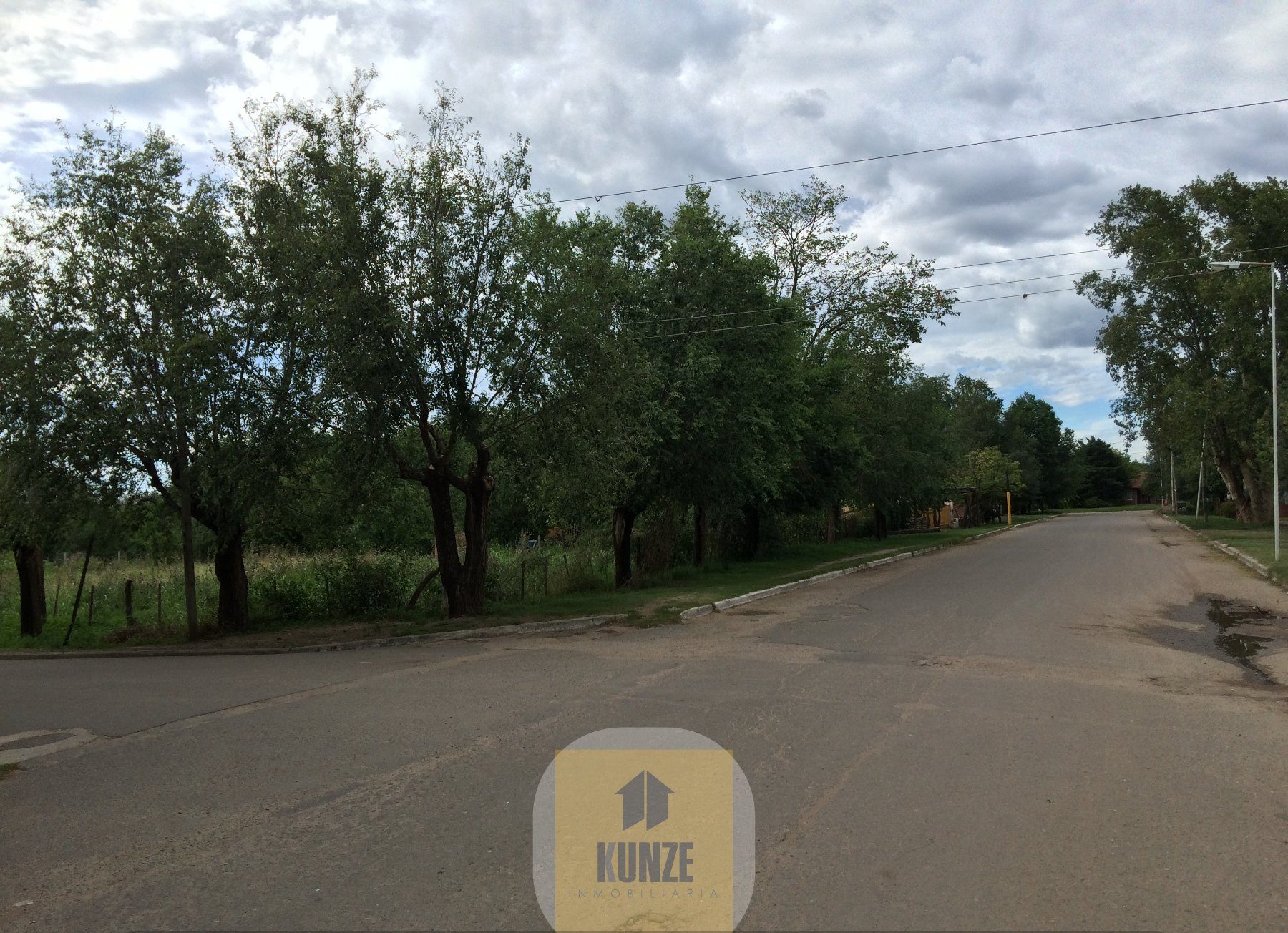 Lote en esquina cerca de la plaza de Carpintería