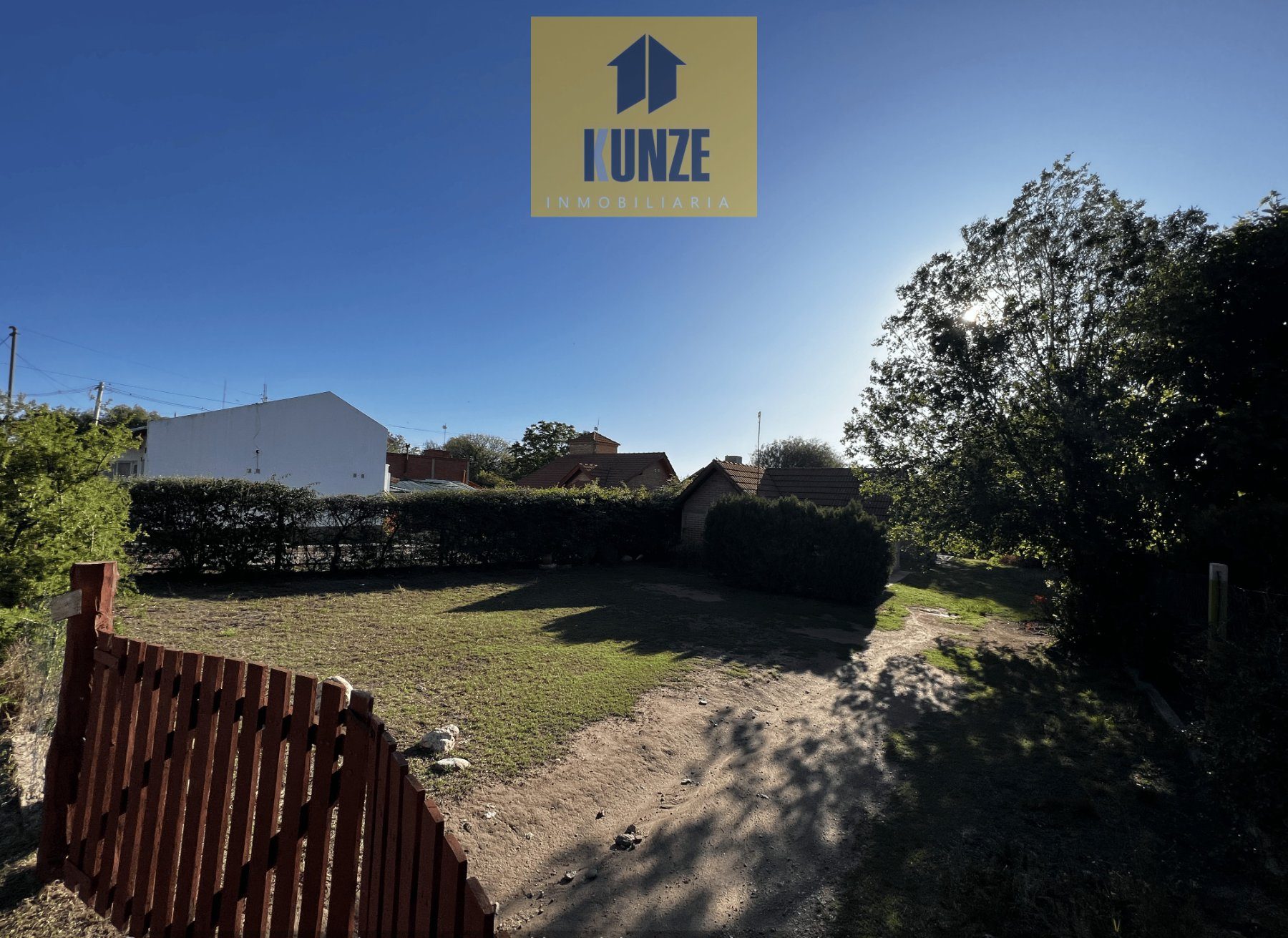 Amplio lote con dos casas y opcion comercial – foto 3
